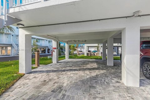 Condo in Marathon, Florida, 1 bedroom  № 2076772 - photo 17