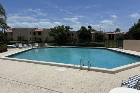 Condo in Jensen Beach, Florida, 1 bedroom  № 1210214 - photo 1