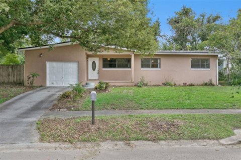 House in Altamonte Springs, Florida 3 bedrooms, 128.39 sq.m. № 2094829