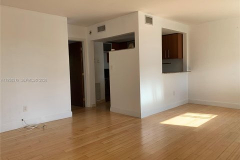 Снять в аренду кондоминиум в Майами, Флорида 1 спальня, 48.22м2, № 2011402 - фото 2