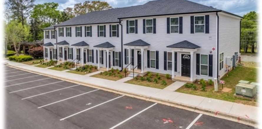 Immobilier commercial à Tallahassee, Floride 18 chambres, 713.49 m2 № 1869003