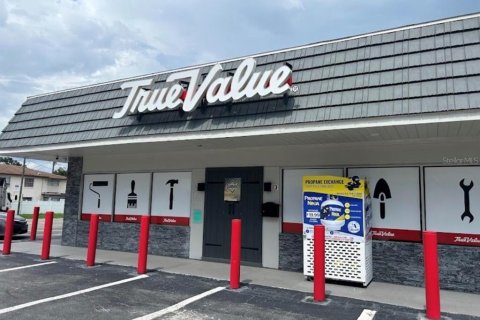 Immobilier commercial à Tampa, Floride 668.9 m2 № 2362548