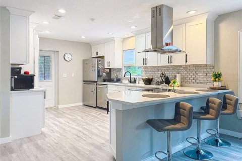 Casa en alquiler en Saint Petersburg, Florida, 3 dormitorios, 135.82 m2 № 1916218 - foto 4