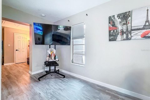 Casa en alquiler en Saint Petersburg, Florida, 3 dormitorios, 135.82 m2 № 1916218 - foto 12