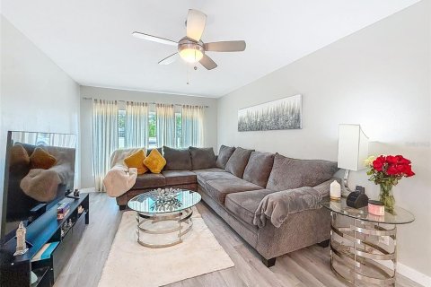 Casa en alquiler en Saint Petersburg, Florida, 3 dormitorios, 135.82 m2 № 1916218 - foto 18