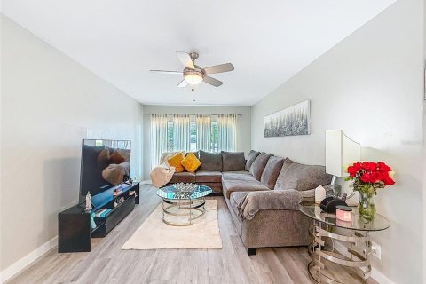 Casa en alquiler en Saint Petersburg, Florida, 3 dormitorios, 135.82 m2 № 1916218 - foto 7
