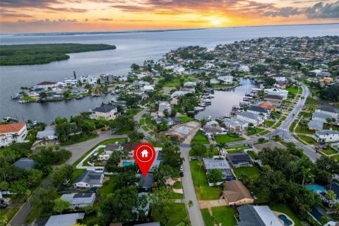 Casa en alquiler en Saint Petersburg, Florida, 3 dormitorios, 135.82 m2 № 1916218 - foto 28