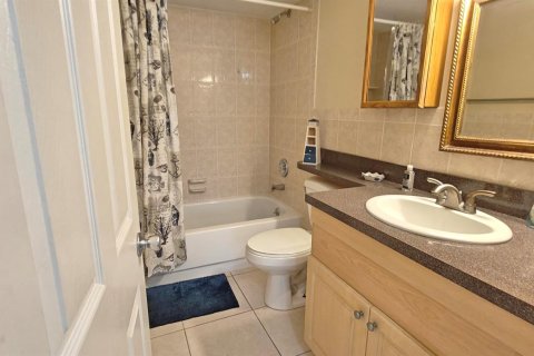 Condo in Stuart, Florida, 2 bedrooms  № 2187534 - photo 29