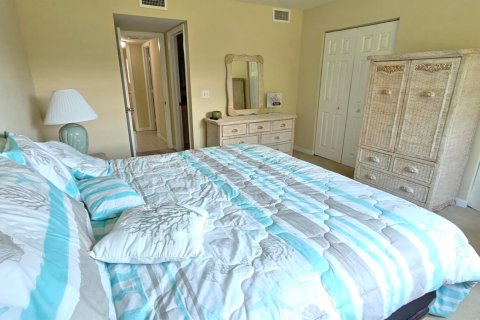 Condo in Stuart, Florida, 2 bedrooms  № 2187534 - photo 25