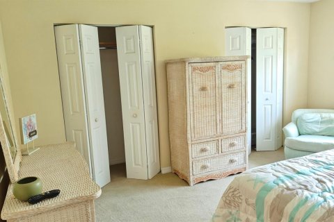Condo in Stuart, Florida, 2 bedrooms  № 2187534 - photo 23