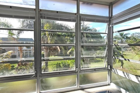 Condo in Stuart, Florida, 2 bedrooms  № 2187534 - photo 9