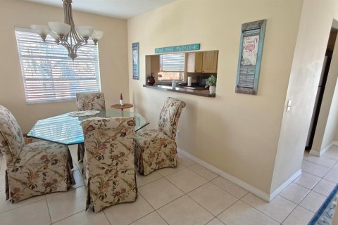 Condo in Stuart, Florida, 2 bedrooms  № 2187534 - photo 18