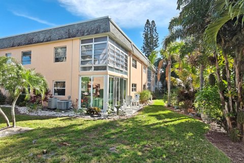 Condo in Stuart, Florida, 2 bedrooms  № 2187534 - photo 4