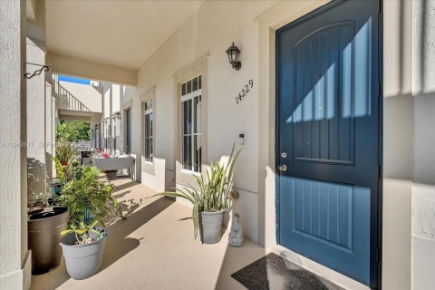 Touwnhouse à louer à Homestead, Floride: 3 chambres, 224.36 m2 № 2062809 - photo 3