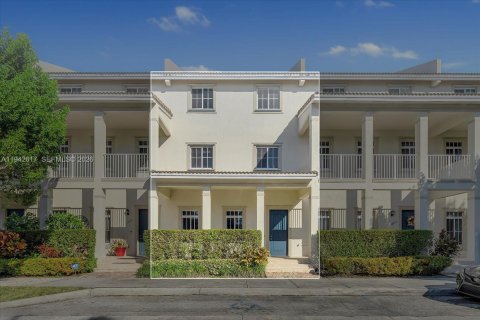 Touwnhouse à louer à Homestead, Floride: 3 chambres, 224.36 m2 № 2062809 - photo 2