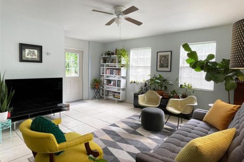Villa ou maison à louer à Gainesville, Floride: 3 chambres, 120.4 m2 № 2405454 - photo 2