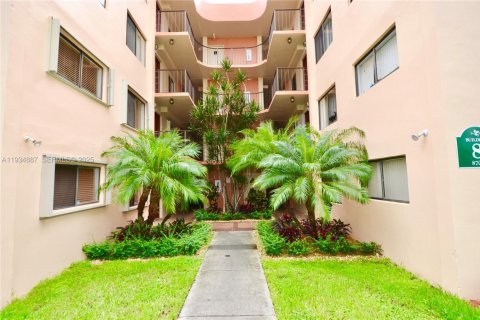 Condominio en alquiler en Miami, Florida, 2 dormitorios, 89.65 m2 № 1993775 - foto 13