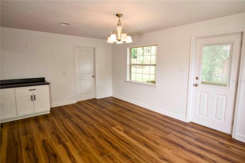 House in Leesburg, Florida 5 bedrooms, 195.84 sq.m. № 2226599 - photo 14