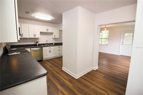 House in Leesburg, Florida 5 bedrooms, 195.84 sq.m. № 2226599 - photo 9