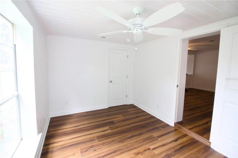 House in Leesburg, Florida 5 bedrooms, 195.84 sq.m. № 2226599 - photo 6