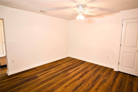 House in Leesburg, Florida 5 bedrooms, 195.84 sq.m. № 2226599 - photo 18