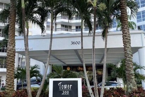 Купить кондоминиум в Авентура, Флорида 1 спальня, 69.96м2, № 2046645 - фото 2