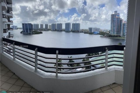 Кондоминиум с 1 спальней в Авентура, Флорида № 2046645