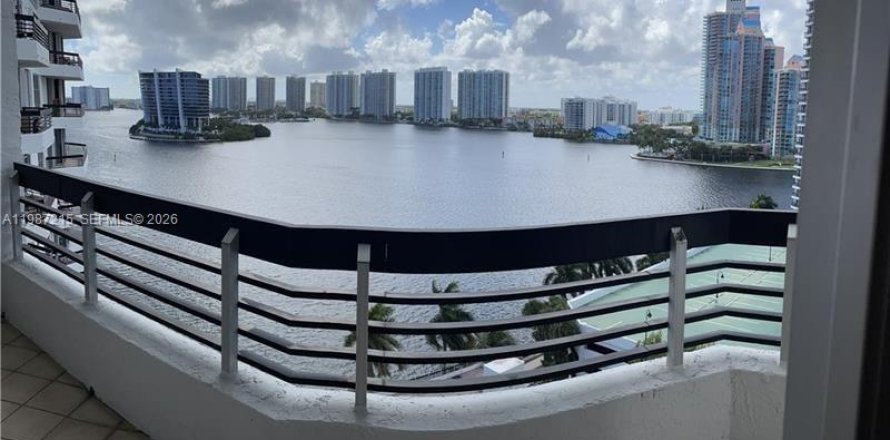 Кондоминиум с 1 спальней в Авентура, Флорида № 2046645