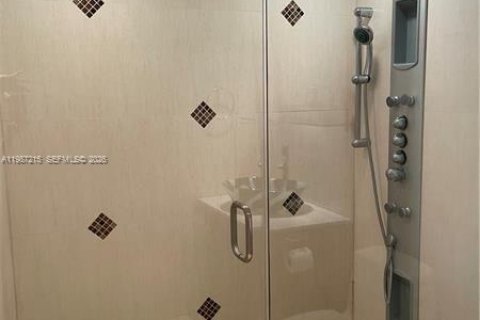 Купить кондоминиум в Авентура, Флорида 1 спальня, 69.96м2, № 2046645 - фото 10