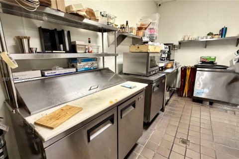 Commercial property in Miami, Florida № 2402399 - photo 25