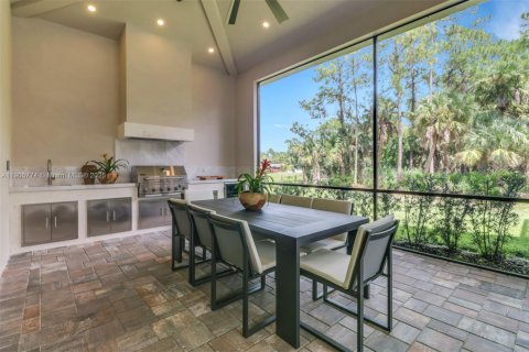 House in Naples, Florida 5 bedrooms, 349.87 sq.m. № 1956414 - photo 24