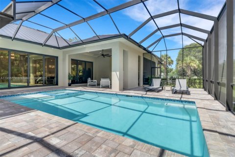 House in Naples, Florida 5 bedrooms, 349.87 sq.m. № 1956414 - photo 20