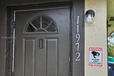 Снять в аренду виллу или дом в Майами, Флорида 3 спальни, 200.11м2, № 2063920 - фото 2