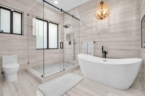 Снять в аренду виллу или дом в Мирамар, Флорида 5 спален, 305.18м2, № 1992483 - фото 29