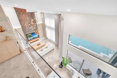 Снять в аренду виллу или дом в Мирамар, Флорида 5 спален, 305.18м2, № 1992483 - фото 27