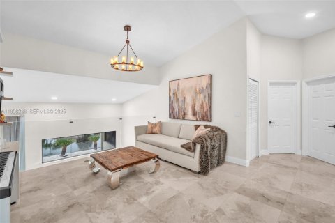 Снять в аренду виллу или дом в Мирамар, Флорида 5 спален, 305.18м2, № 1992483 - фото 25