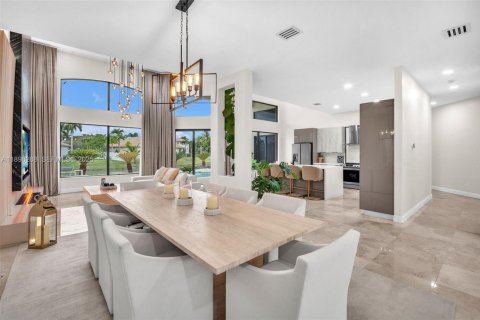 Снять в аренду виллу или дом в Мирамар, Флорида 5 спален, 305.18м2, № 1992483 - фото 11