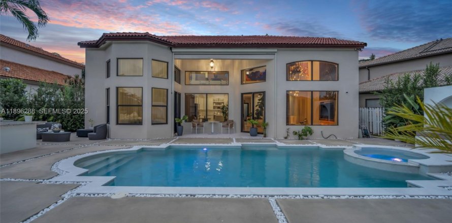 Дом в Мирамар, Флорида 5 спален, 305.18м2 № 1992483