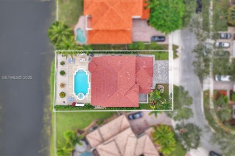 Снять в аренду виллу или дом в Мирамар, Флорида 5 спален, 305.18м2, № 1992483 - фото 5