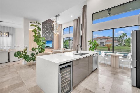 Снять в аренду виллу или дом в Мирамар, Флорида 5 спален, 305.18м2, № 1992483 - фото 20