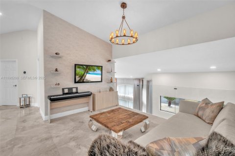 Снять в аренду виллу или дом в Мирамар, Флорида 5 спален, 305.18м2, № 1992483 - фото 26