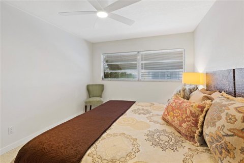 House in Largo, Florida 2 bedrooms, 102.19 sq.m. № 2204414 - photo 18