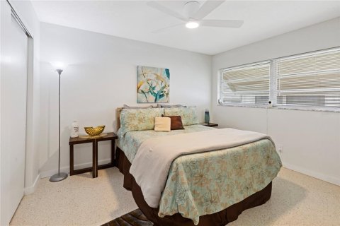 House in Largo, Florida 2 bedrooms, 102.19 sq.m. № 2204414 - photo 21