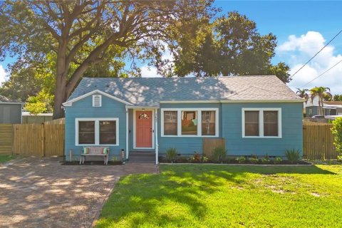 House in Orlando, Florida 2 bedrooms, 115.29 sq.m. № 2314126