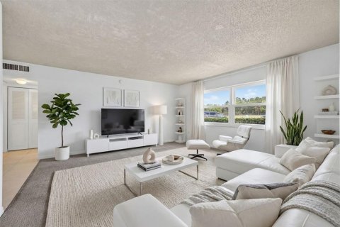 Condo in Sarasota, Florida, 1 bedroom № 2106834 - photo 22