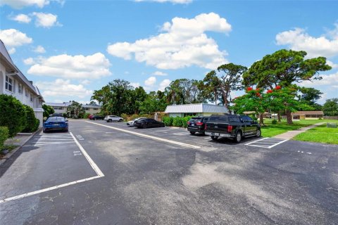 Condo in Sarasota, Florida, 1 bedroom № 2106834 - photo 6