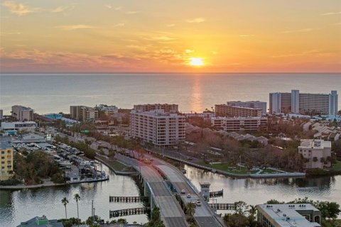 Condo in Sarasota, Florida, 1 bedroom № 2106834 - photo 13