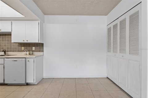 Condo in Sarasota, Florida, 1 bedroom № 2106834 - photo 27