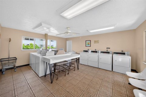 Condo in Sarasota, Florida, 1 bedroom № 2106834 - photo 8