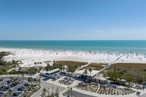 Condo in Sarasota, Florida, 1 bedroom № 2106834 - photo 14